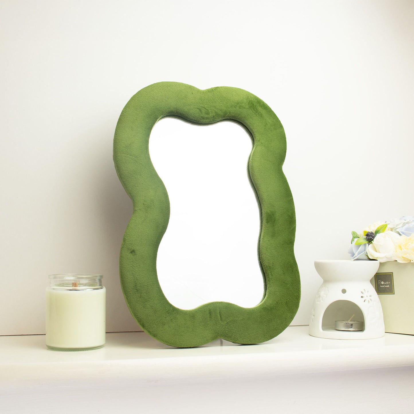 Espejo suave ondulado - Nube grande - Verde musgo (33.4x23.5x2.3cm)